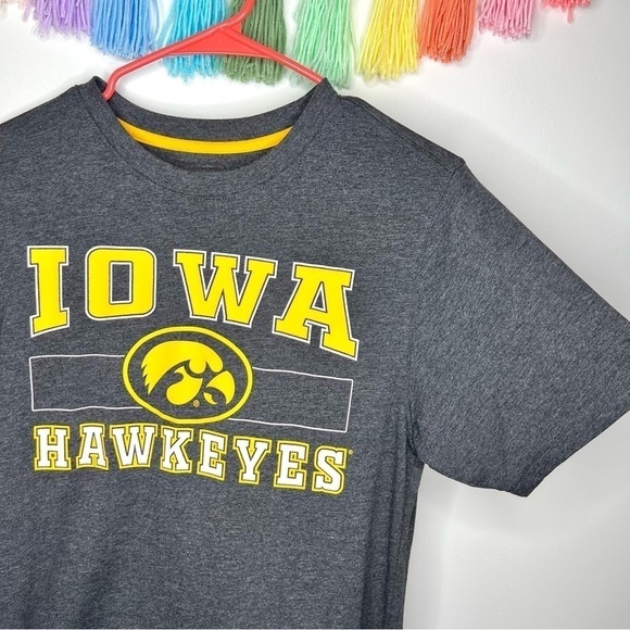 University Iowa Hawkeye Grey Unisex Herkey Short Sleeve Crewneck T-Shirt Small - Picture 4 of 14